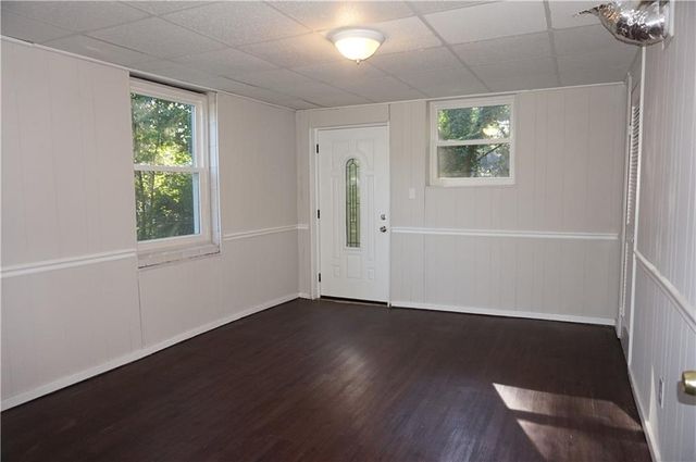 2477 Creekview SW Drive, Marietta, GA 30008