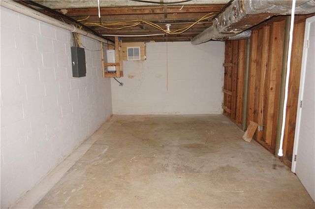 2477 Creekview SW Drive, Marietta, GA 30008