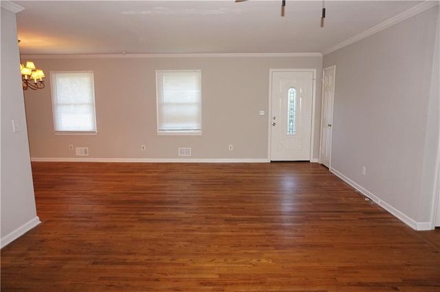 2477 Creekview SW Drive, Marietta, GA 30008