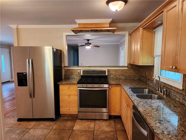 2477 Creekview SW Drive, Marietta, GA 30008