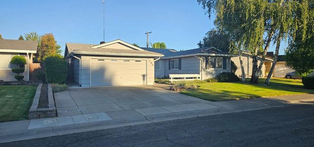 2655 Marquette Dr, Sacramento, CA 95826