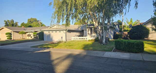 2655 Marquette Dr, Sacramento, CA 95826