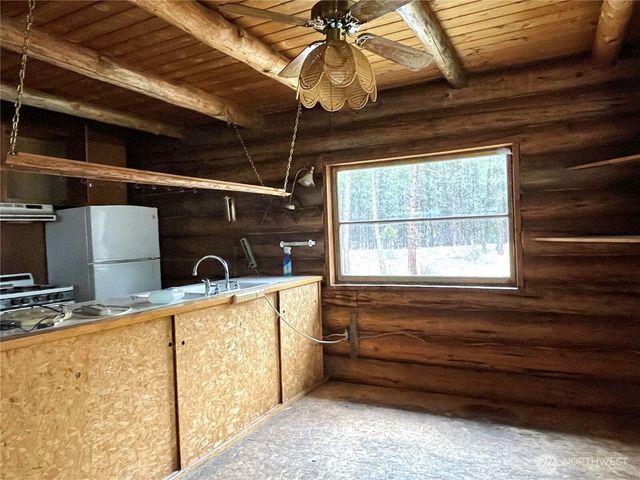 27 Gooseberry Way, Tonasket, WA 98855