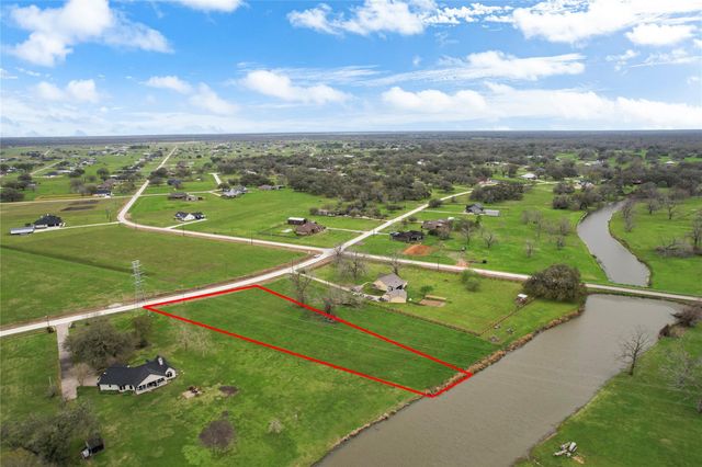 708 Winchester Trail, Angleton, TX 77515