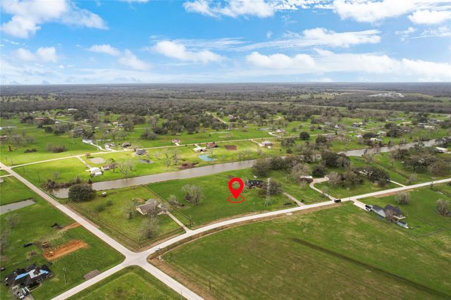 708 Winchester Trail, Angleton, TX 77515