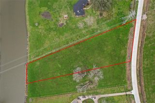 708 Winchester Trail, Angleton, TX 77515