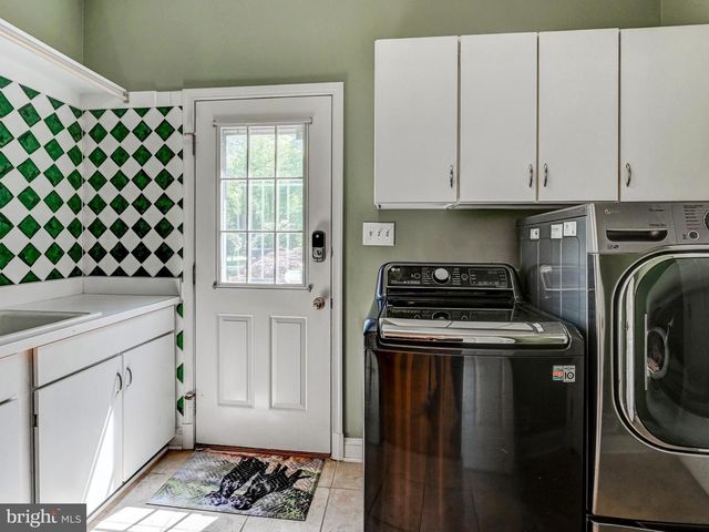3 CHILHOWIE CT, Cockeysville, MD 21030