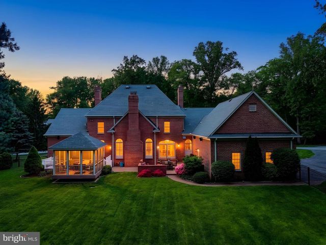 3 CHILHOWIE CT, Cockeysville, MD 21030