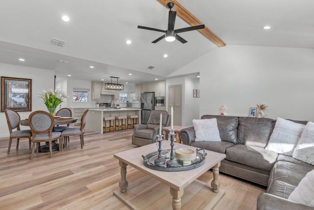 1021 Poe Street, Azle, TX 76020