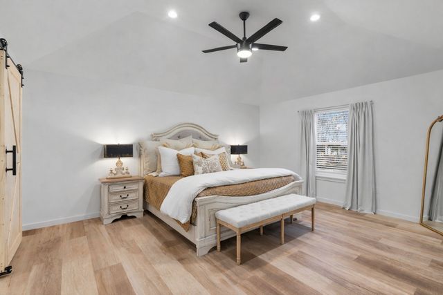 1021 Poe Street, Azle, TX 76020