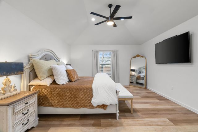 1021 Poe Street, Azle, TX 76020