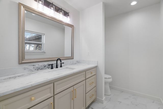 1021 Poe Street, Azle, TX 76020