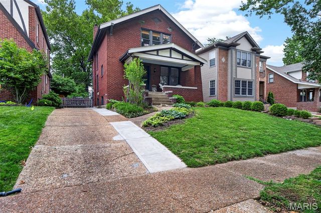 7449 Amherst Avenue, University City, MO 63130