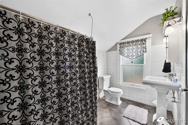 7449 Amherst Avenue, University City, MO 63130