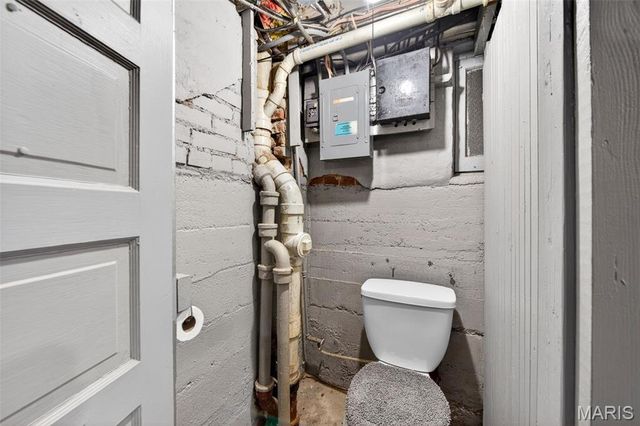 7449 Amherst Avenue, University City, MO 63130