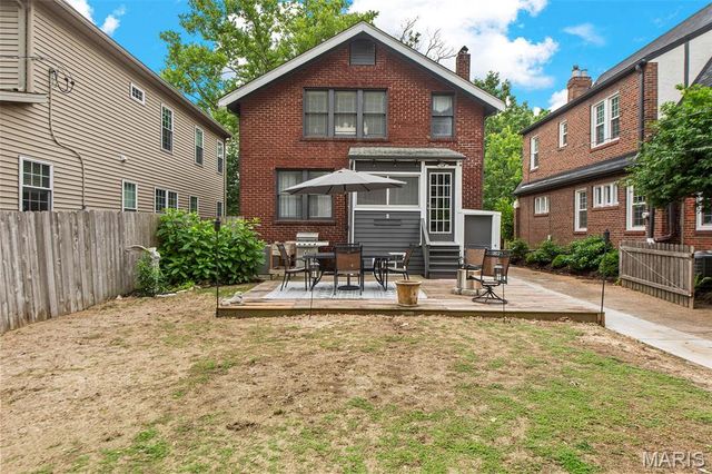 7449 Amherst Avenue, University City, MO 63130