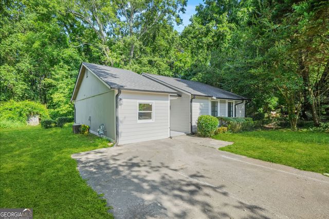 3909 S Creek Court, Stone Mountain, GA 30083