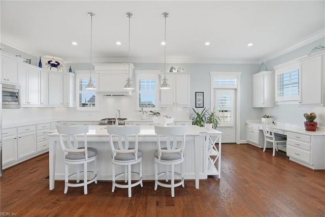 4158 E Beach DR, Norfolk, VA 23518