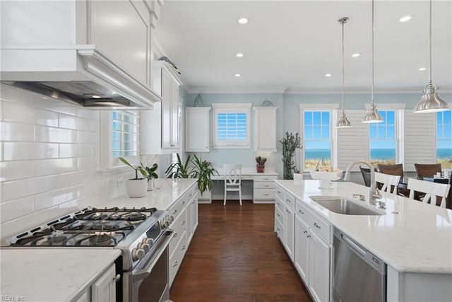 4158 E Beach DR, Norfolk, VA 23518