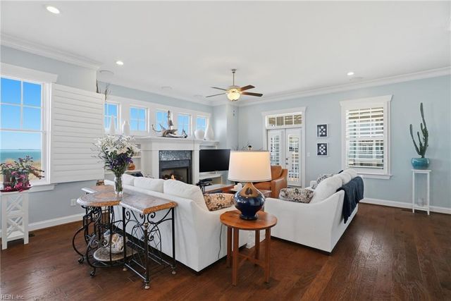 4158 E Beach DR, Norfolk, VA 23518