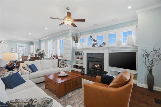 4158 E Beach DR, Norfolk, VA 23518