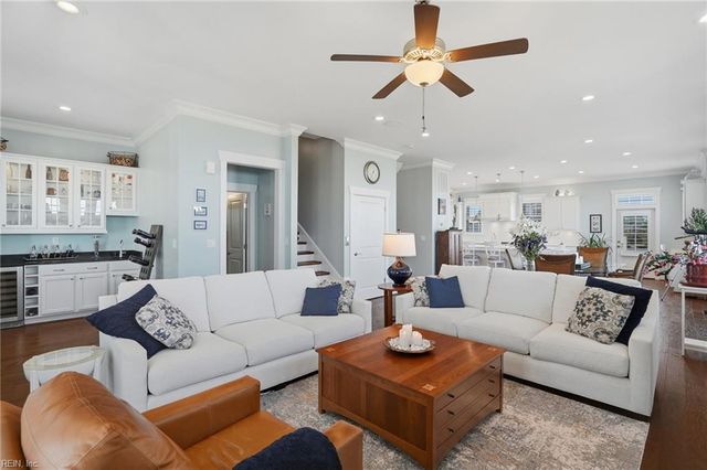 4158 E Beach DR, Norfolk, VA 23518