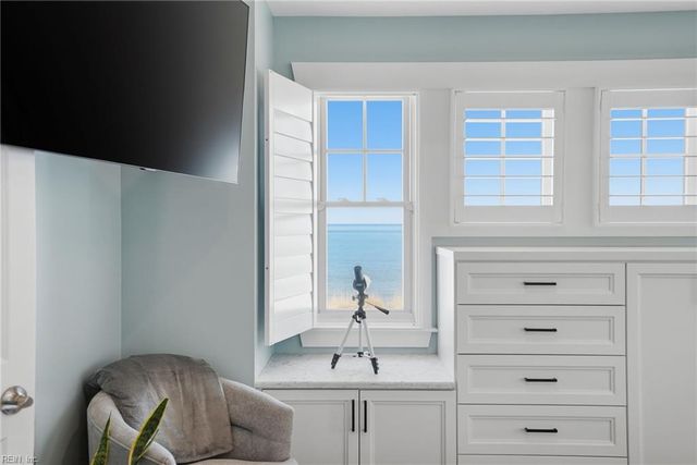 4158 E Beach DR, Norfolk, VA 23518