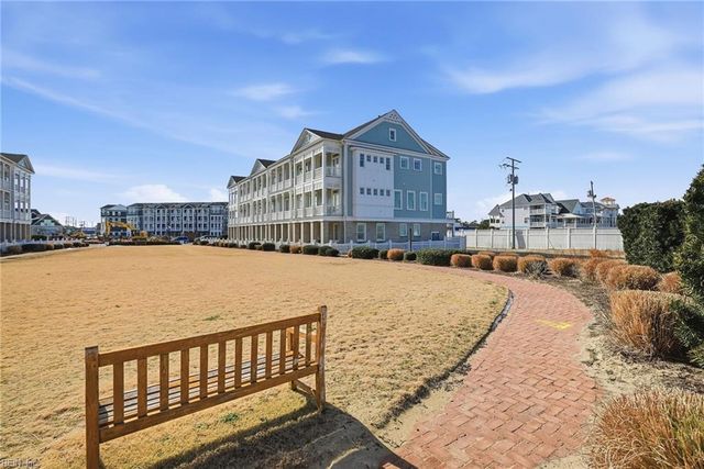 4158 E Beach DR, Norfolk, VA 23518