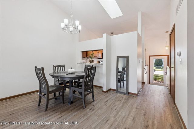 6512 W Springtree Lane 14, Lansing, MI 48917