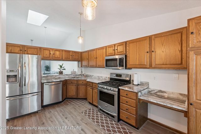 6512 W Springtree Lane 14, Lansing, MI 48917