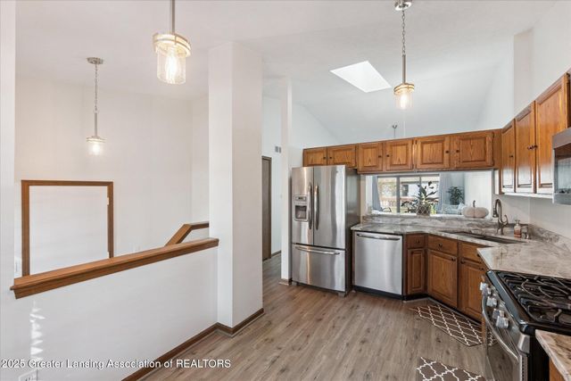 6512 W Springtree Lane 14, Lansing, MI 48917