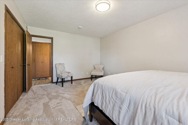 6512 W Springtree Lane 14, Lansing, MI 48917