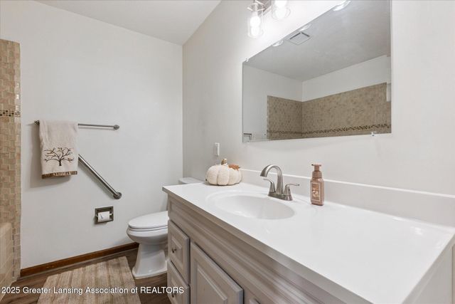 6512 W Springtree Lane 14, Lansing, MI 48917