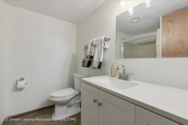 6512 W Springtree Lane 14, Lansing, MI 48917