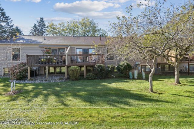 6512 W Springtree Lane 14, Lansing, MI 48917