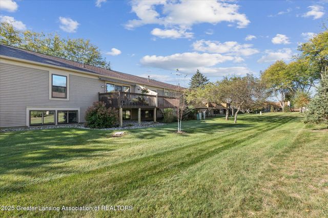 6512 W Springtree Lane 14, Lansing, MI 48917