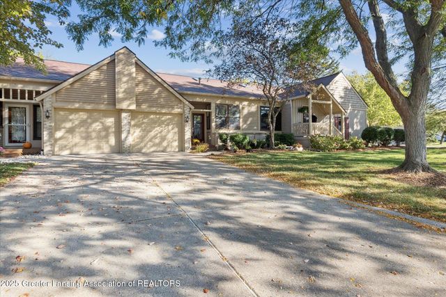 6512 W Springtree Lane 14, Lansing, MI 48917