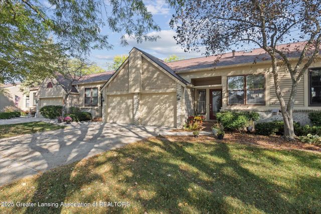 6512 W Springtree Lane 14, Lansing, MI 48917