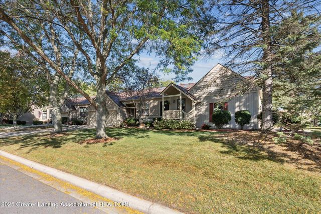 6512 W Springtree Lane 14, Lansing, MI 48917