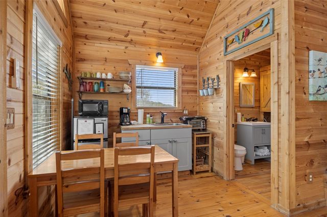 931 Sycamore Creek Drive DR, Dripping Springs, TX 78620