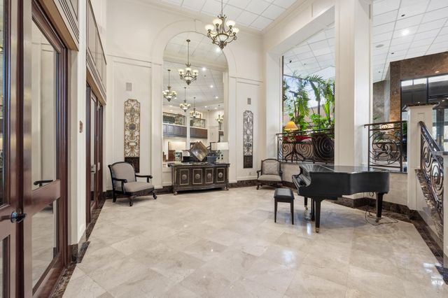 3525 Sage Road 1204, Houston, TX 77056