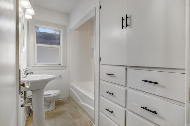 2709 Oakley Street, Evansville, IN 47710