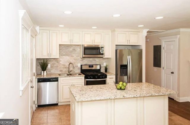 1339 Holcomb Avenue, East Point, GA 30344