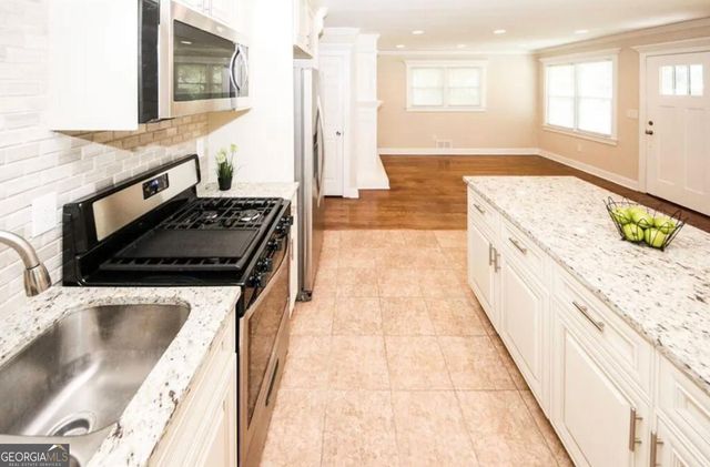 1339 Holcomb Avenue, East Point, GA 30344