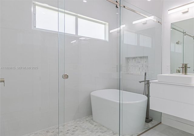 3802 30th AVE SE, Naples, FL 34117