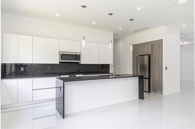 3802 30th AVE SE, Naples, FL 34117