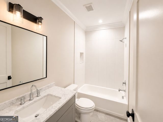 3513 Kingsboro Road, Atlanta, GA 30326