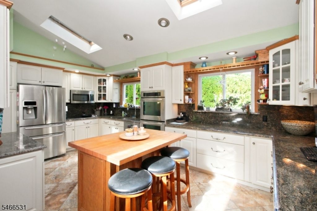 170 College View Dr, Hackettstown Town, NJ 07840 — photo 2