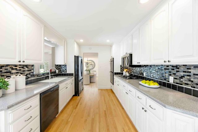 1410 Floyd Avenue, Sunnyvale, CA 94087