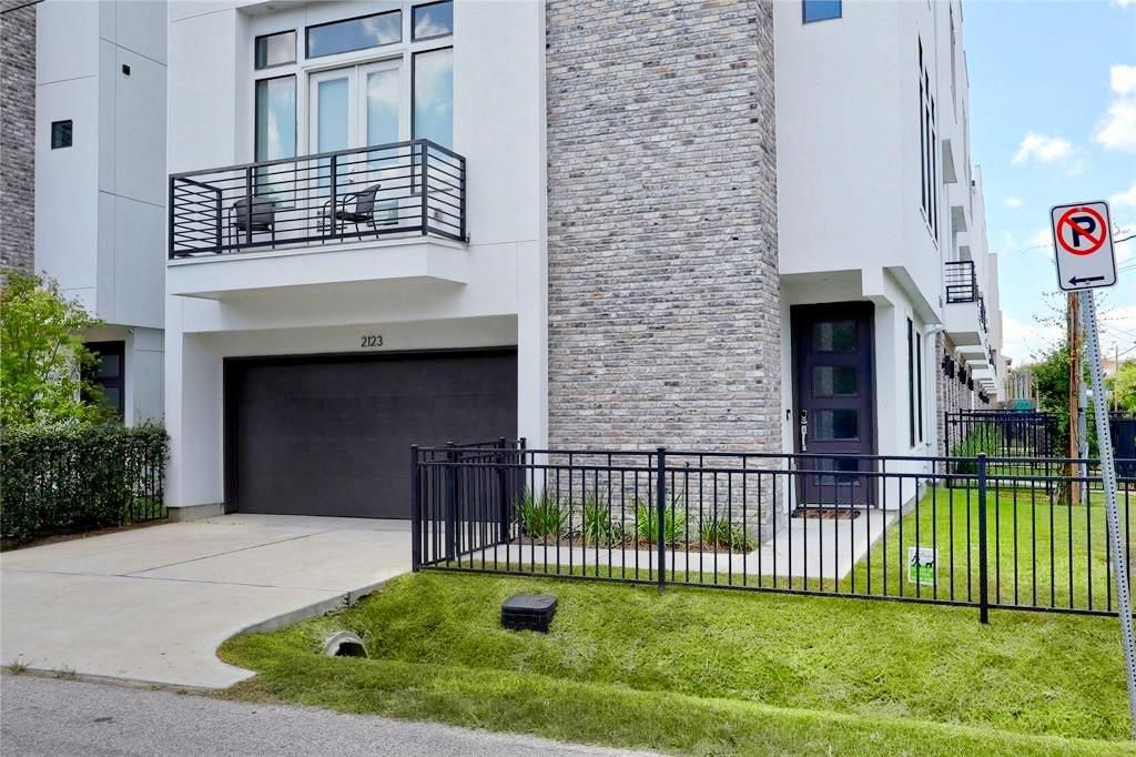 2123 Arabelle Street, Houston, TX 77007